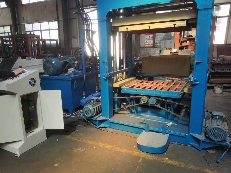 XFC550在制磚機械上應(yīng)用(圖3) XFC550在制磚機械上應(yīng)用(圖3)