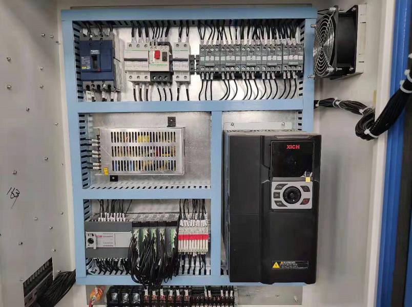 西馳XFC500變頻器在塑料擠出機(jī)上應(yīng)用(圖2) 西馳XFC500變頻器在塑料擠出機(jī)上應(yīng)用(圖2)