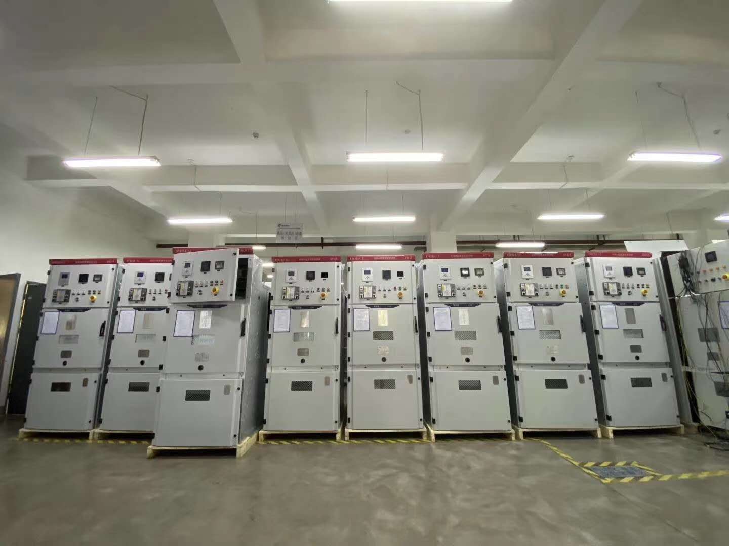 礦場、破碎機設(shè)備—高壓固態(tài)軟起動一體機(圖2)