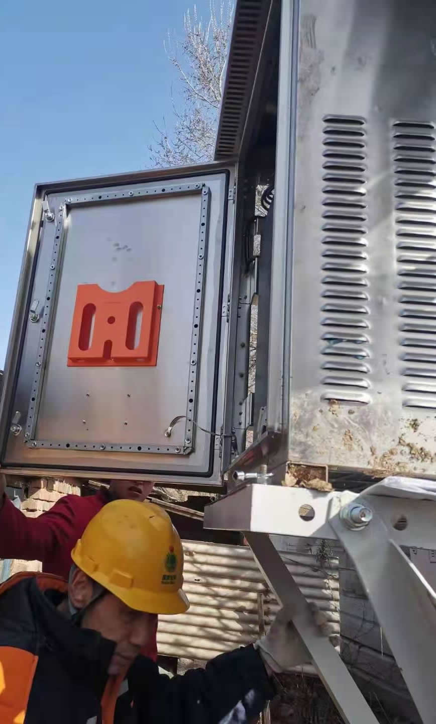 沈陽(yáng)局開始掛網(wǎng)—三相電流不平衡治理裝置(圖3)