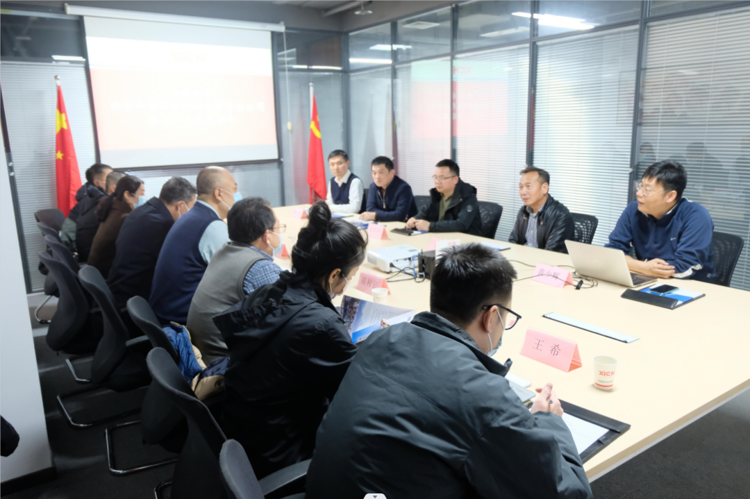 陜西省總商會(huì)副會(huì)長(zhǎng)、西安華歐精密機(jī)械有限公司董事長(zhǎng)樊延都一行來(lái)西馳參觀交流(圖1)